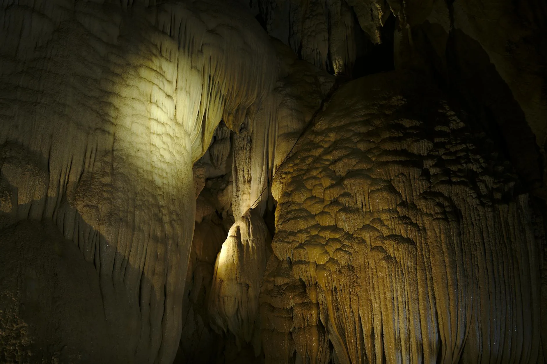 Autres grottes notables au Laos