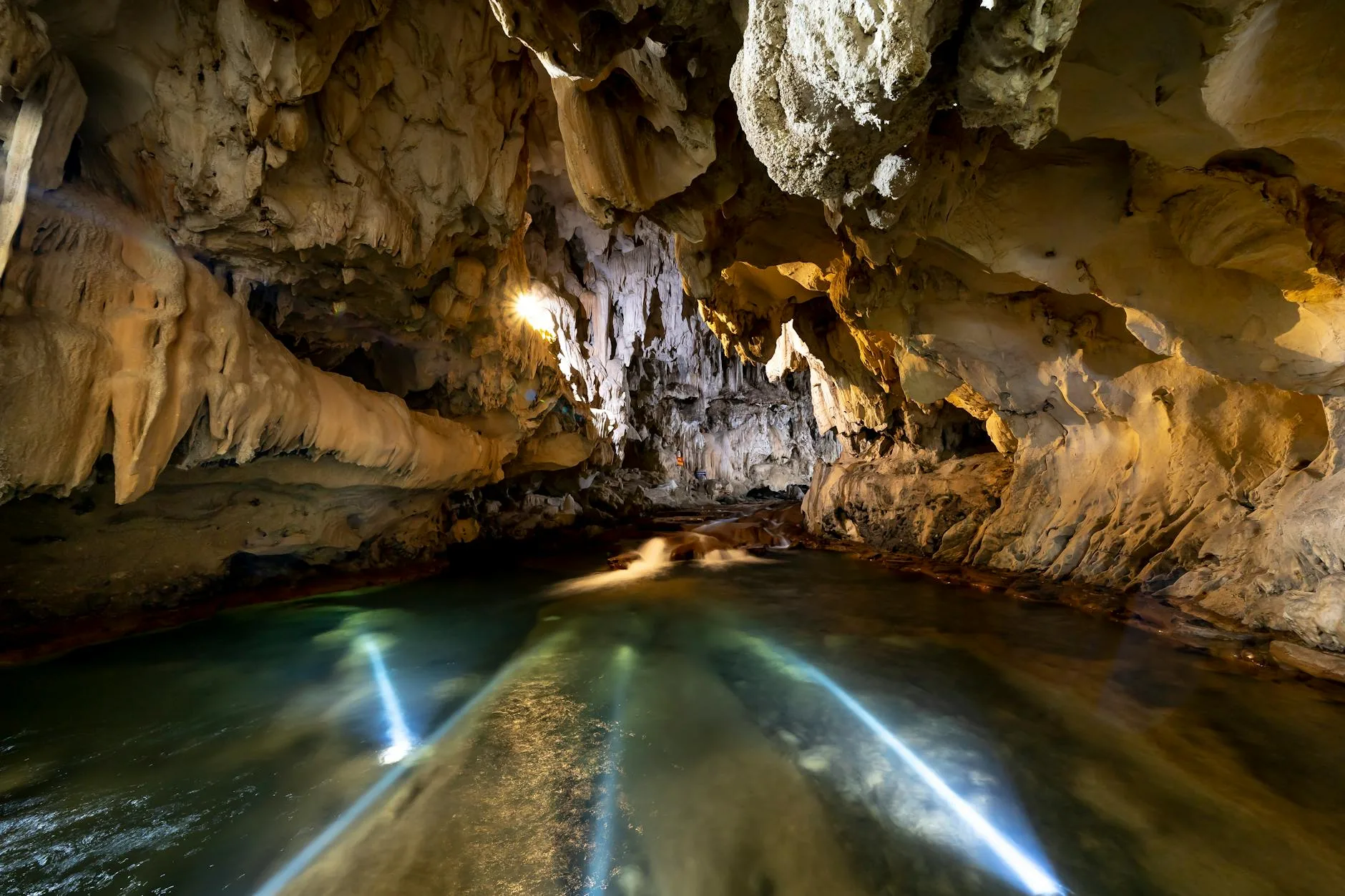 La grotte de Kong Lor (Tham Kong Lor) : la merveille du Laos